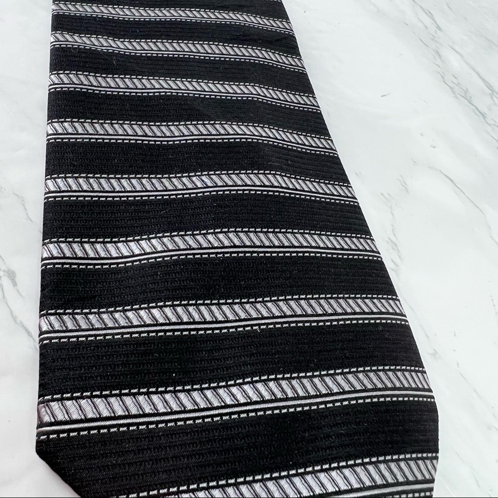 JoS A Bank Luxury Tie 100% Silk Made in Italy Gray Black Silver Necktie Poetcore